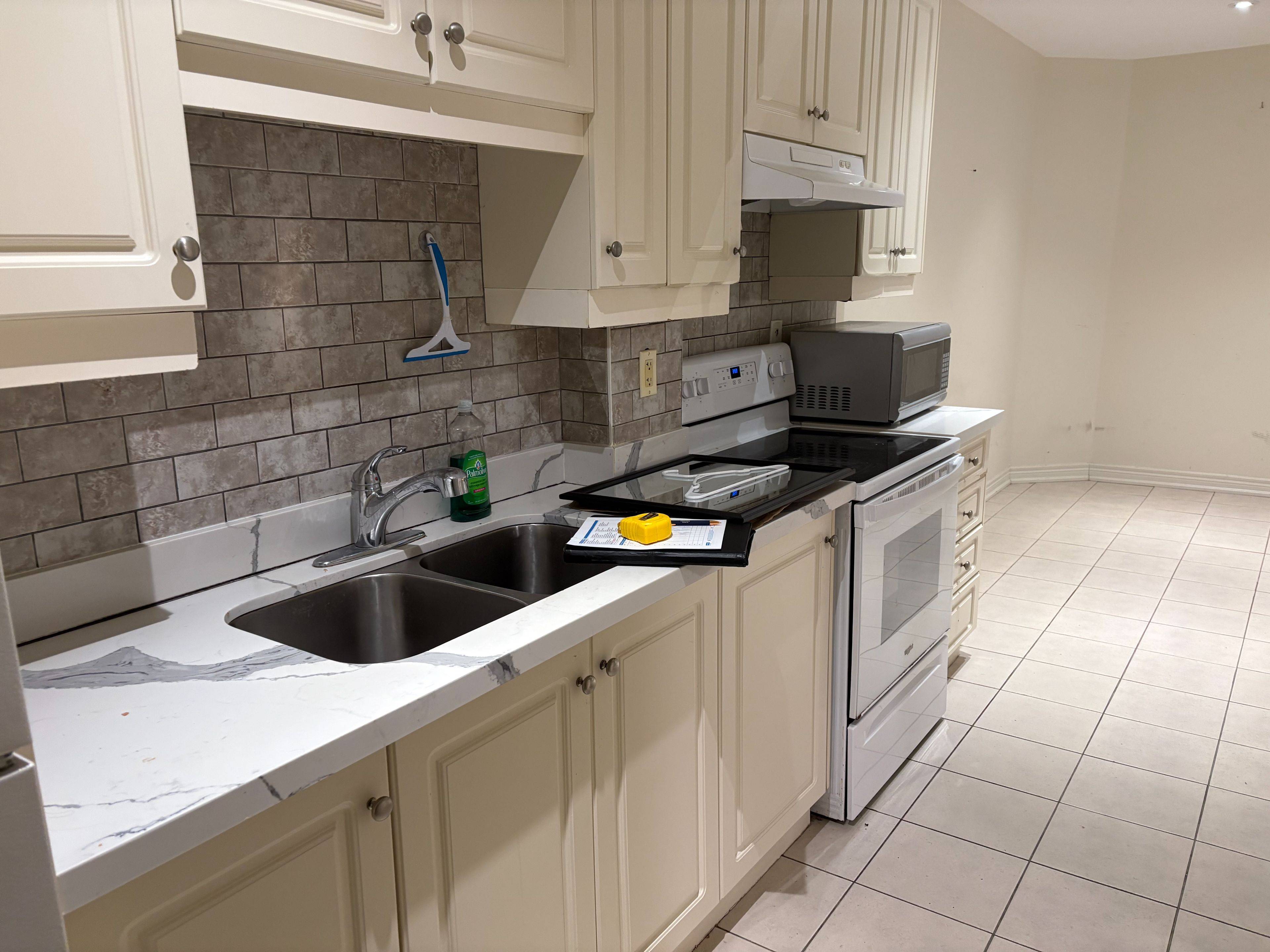 Toronto W02, ON M6H 4C2,1269 Dufferin ST #Lower