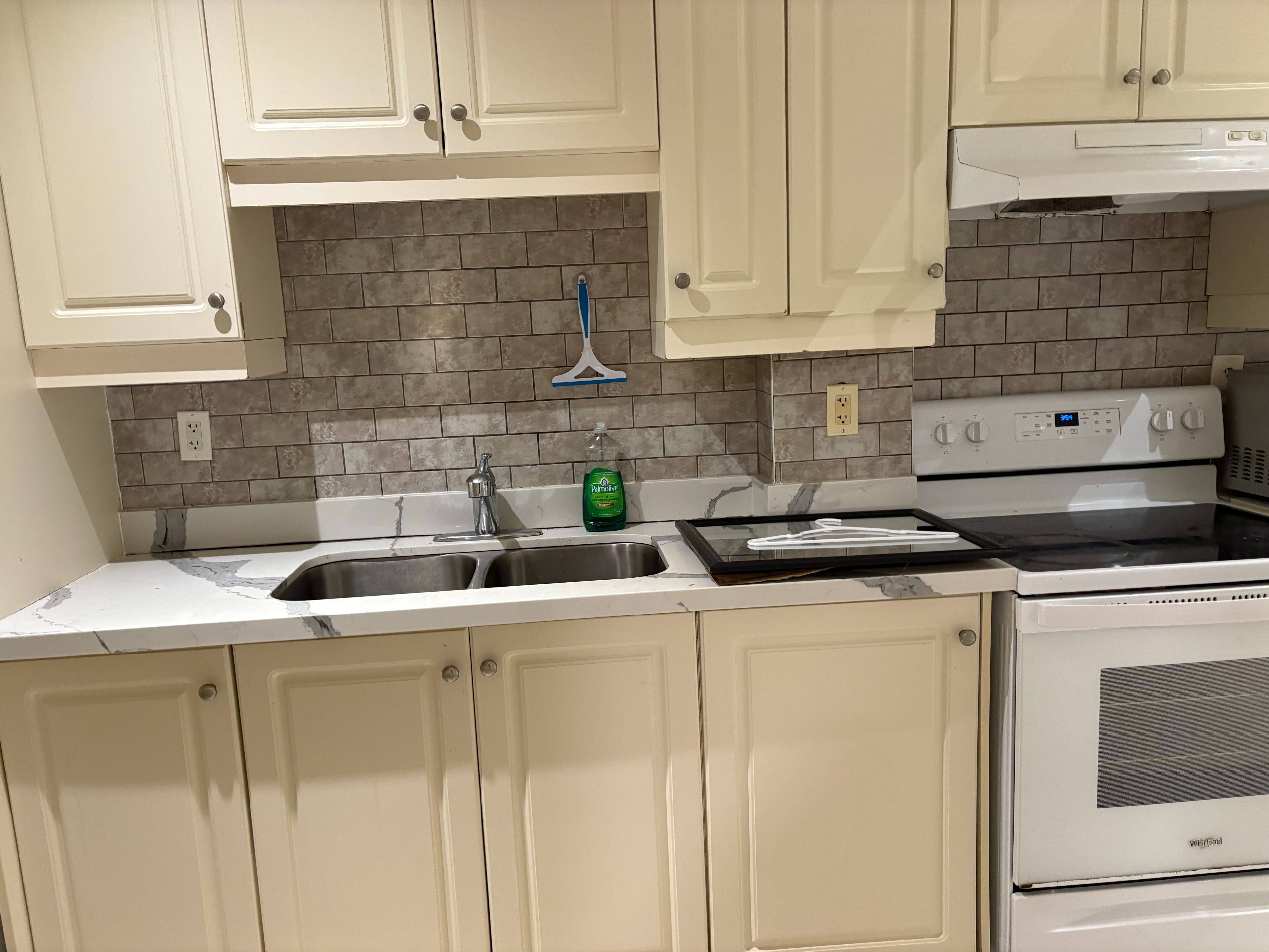 Toronto W02, ON M6H 4C2,1269 Dufferin ST #Lower