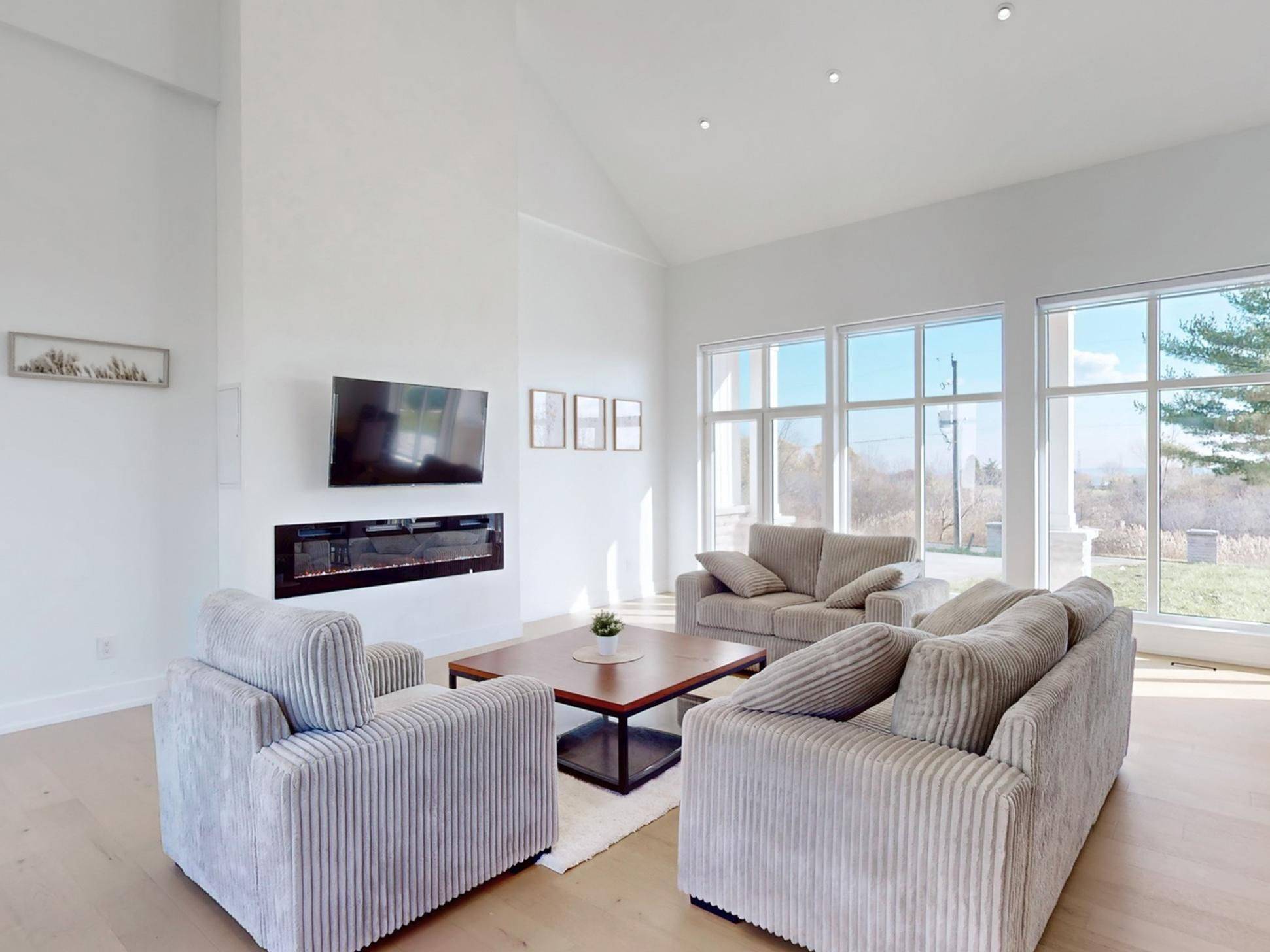 Burlington, ON L7P 4Y6,521 Old York RD