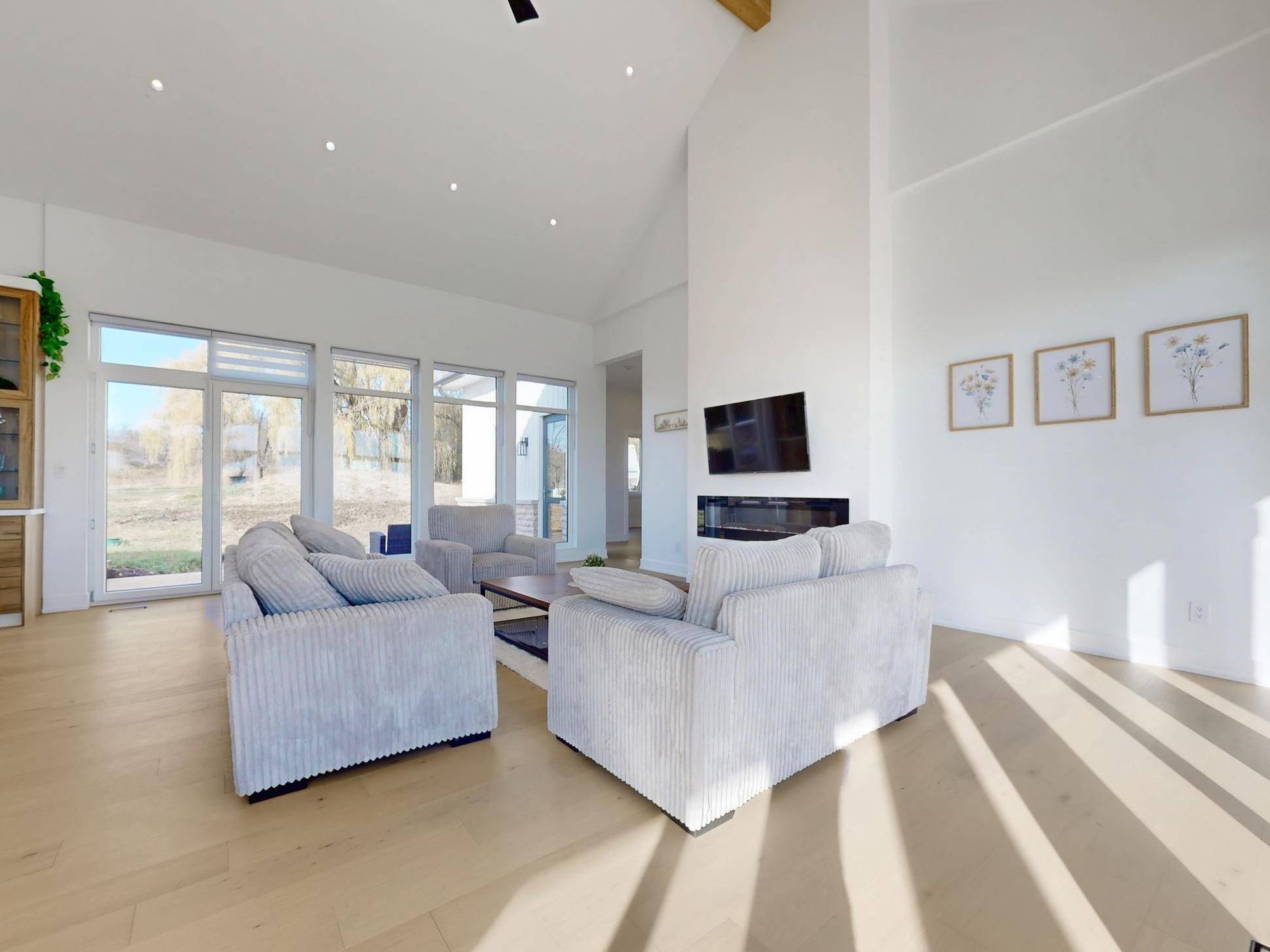 Burlington, ON L7P 4Y6,521 Old York RD