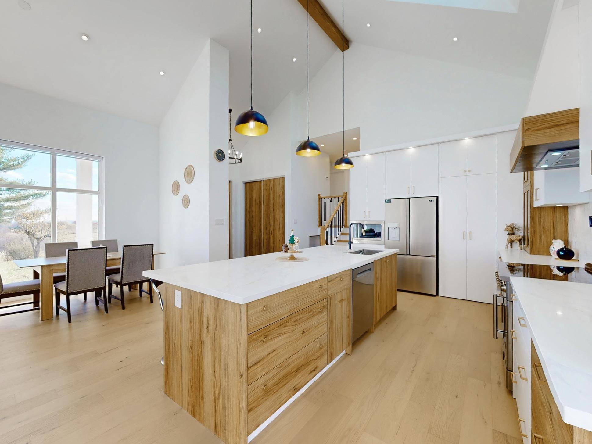 Burlington, ON L7P 4Y6,521 Old York RD