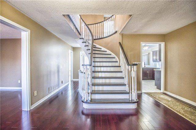 Oakville, ON L6J 6Z2,2667 Wynten WAY