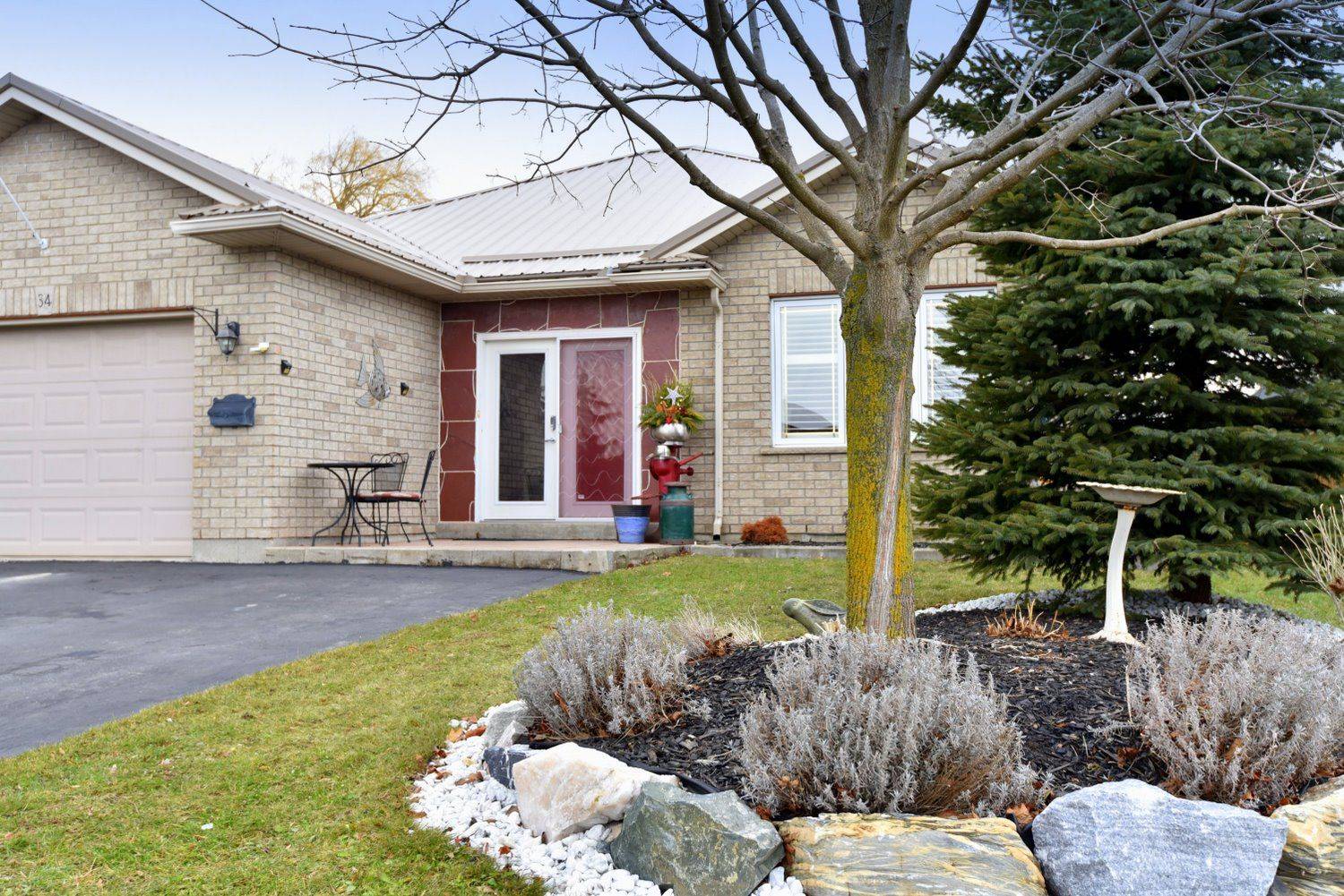 Haldimand, ON N0A 1J0,34 Davis ST