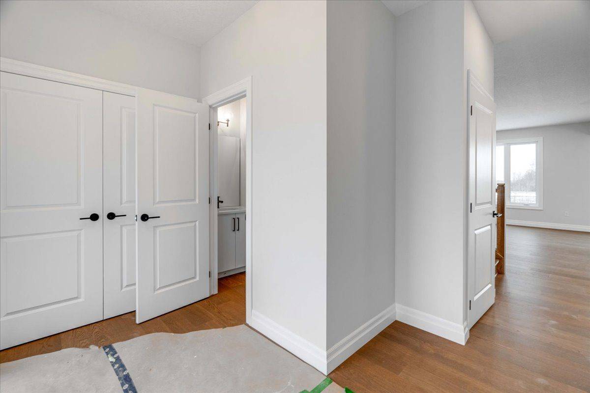 London South, ON N6L 0E2,4334 LISMER LN