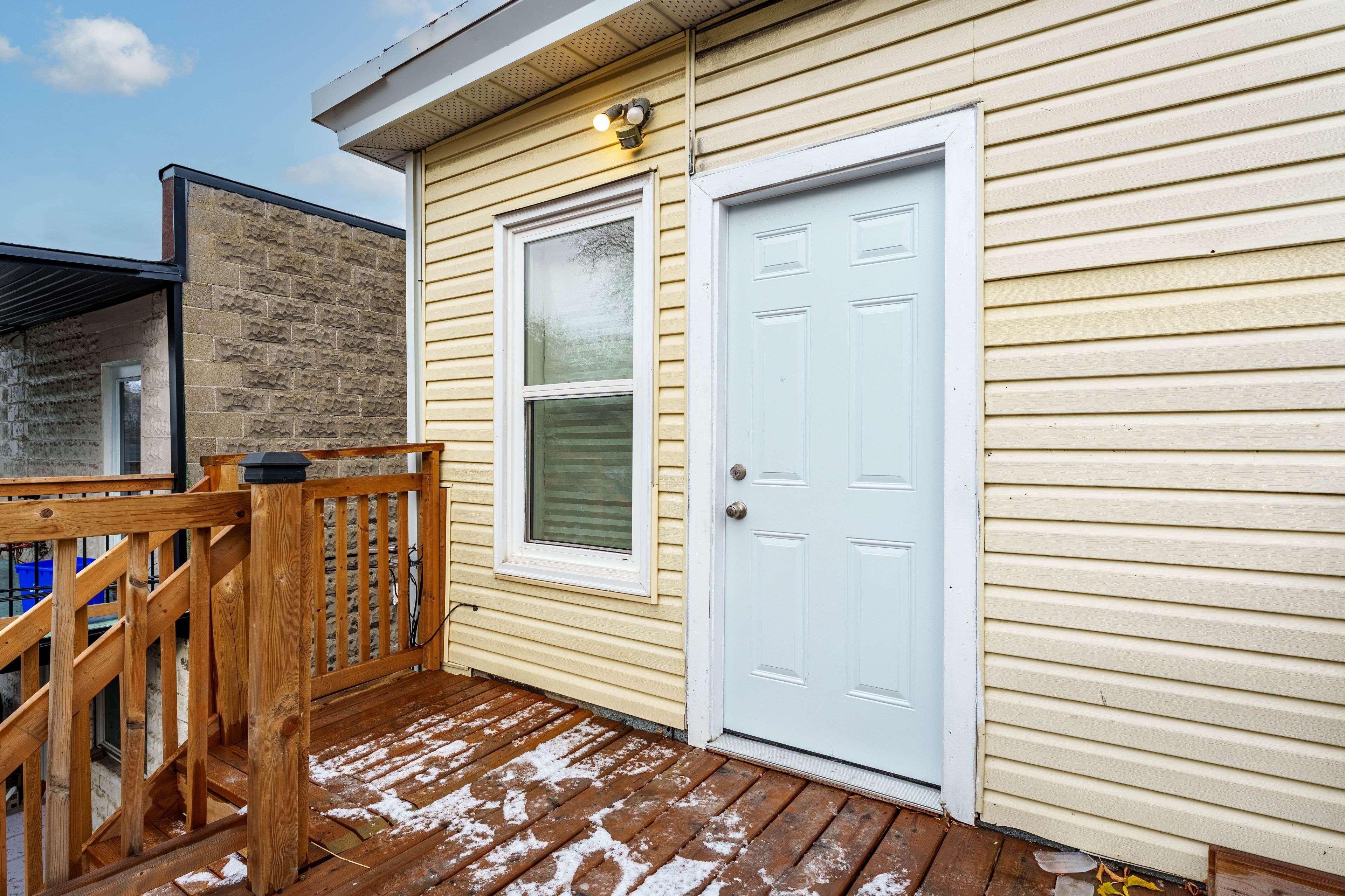 Dows Lake - Civic Hospital And Area, ON K1S 4E9,684 BRONSON AVE #A&B