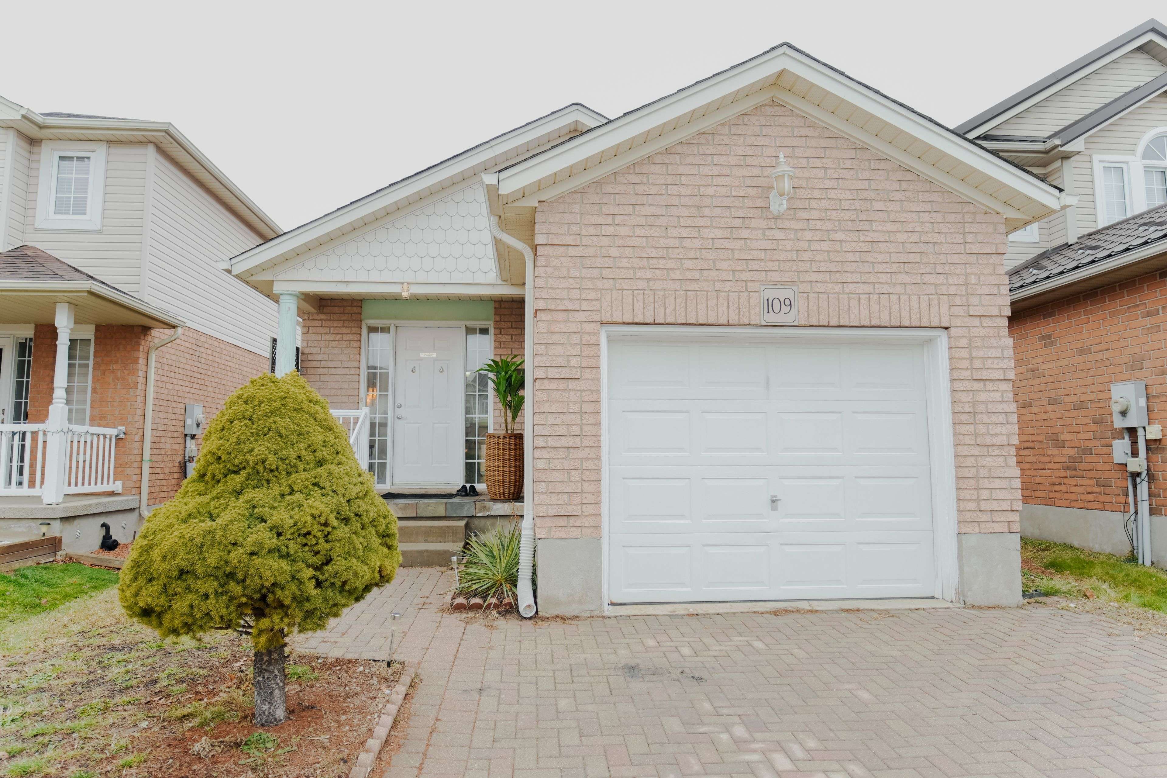 Cambridge, ON N1T 2E2,109 green gate BLVD