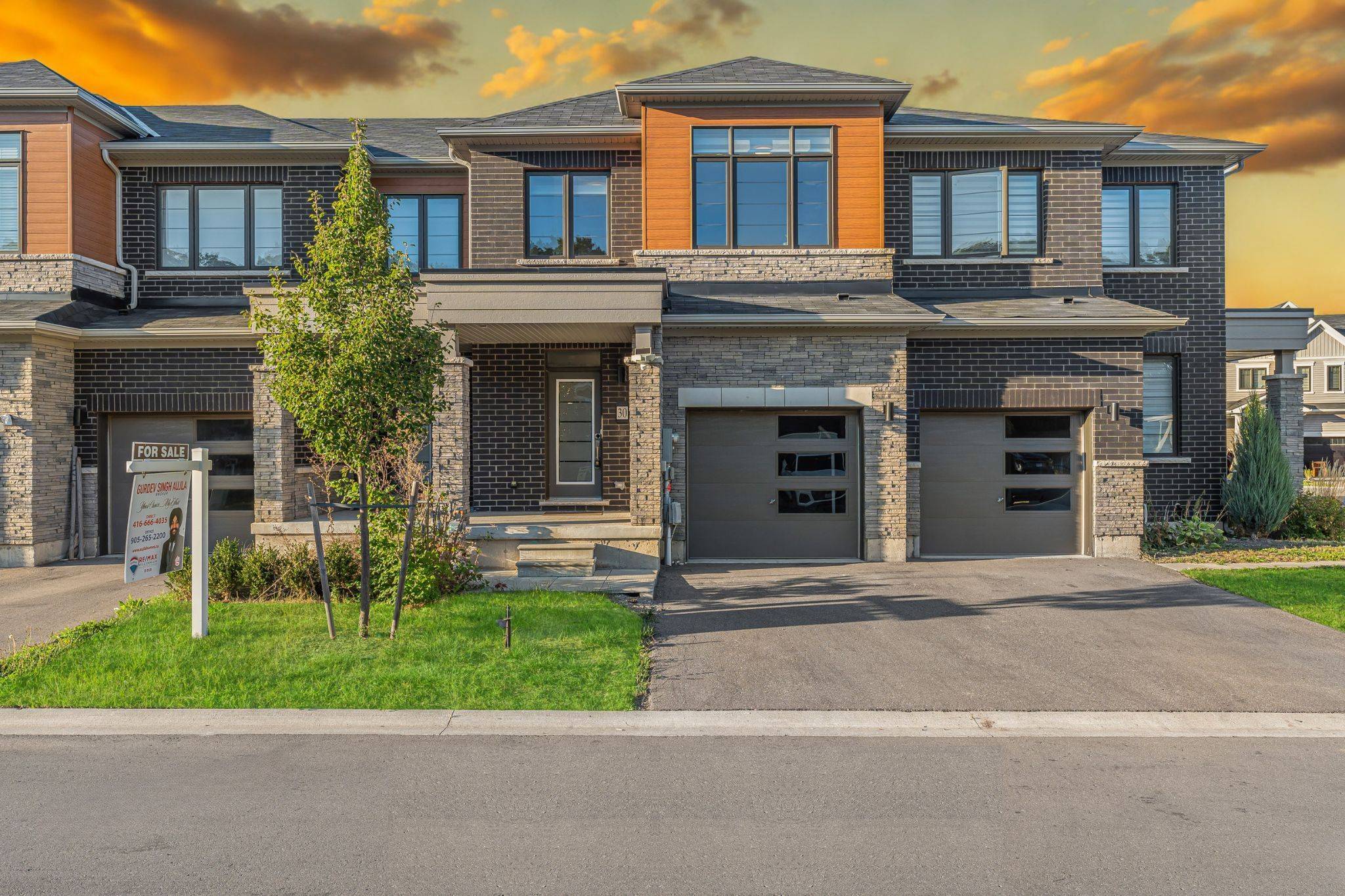 Niagara Falls, ON L2H 3S8,8273 Tulip Tree DR #30