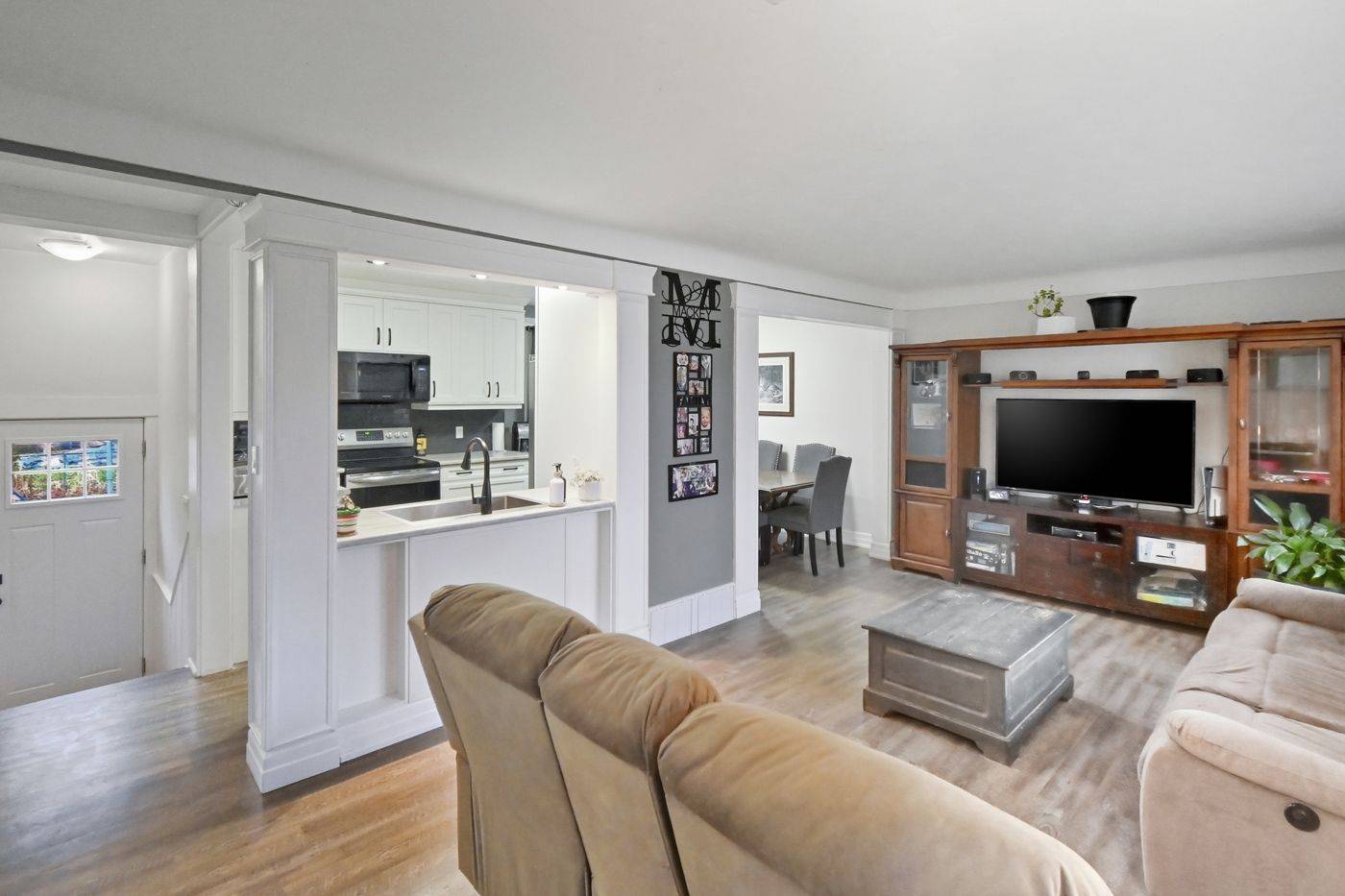 Fort Erie, ON L2A 5B6,798 Parkdale AVE