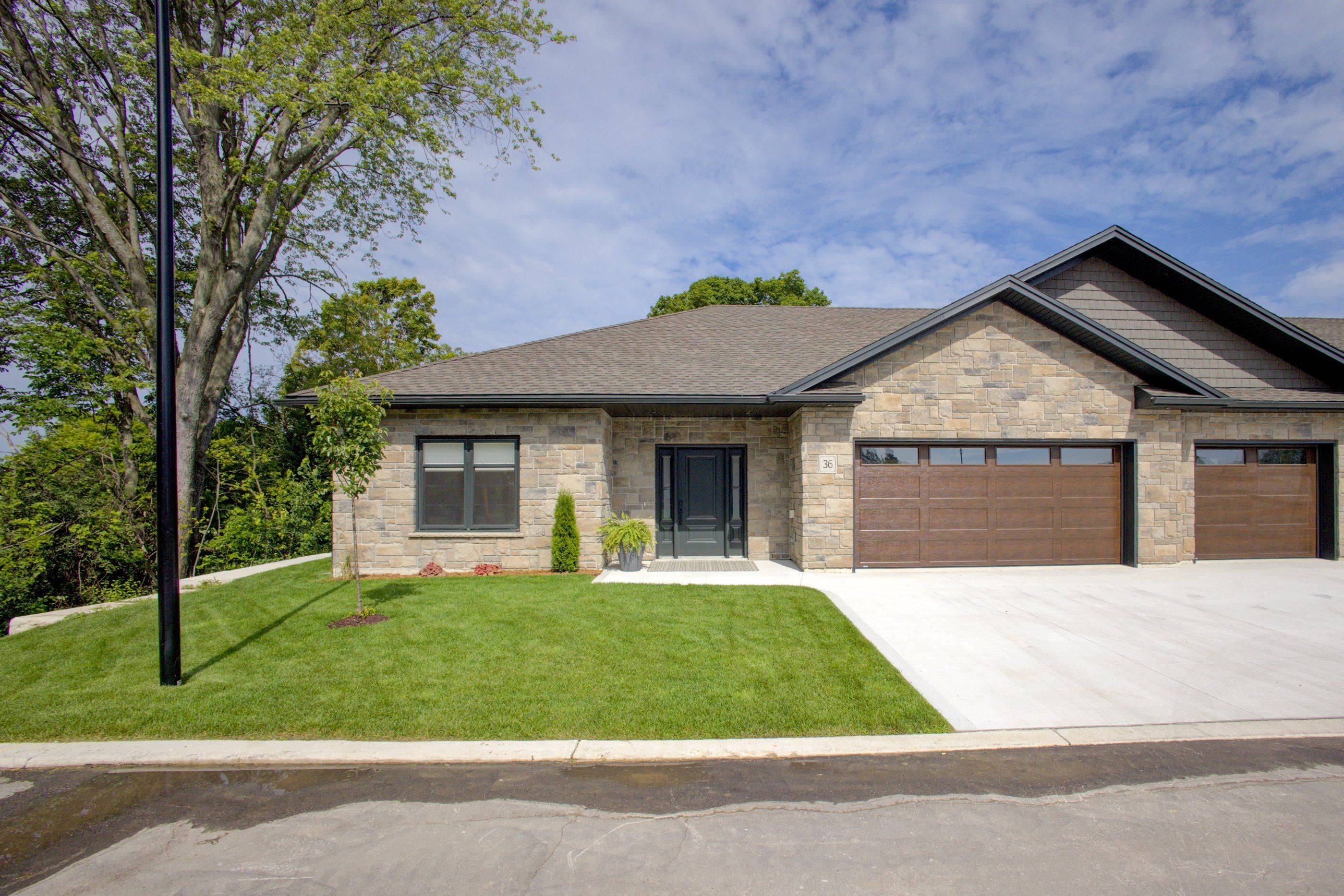 Kincardine, ON N2Z 1G4,1182 Queen ST #26