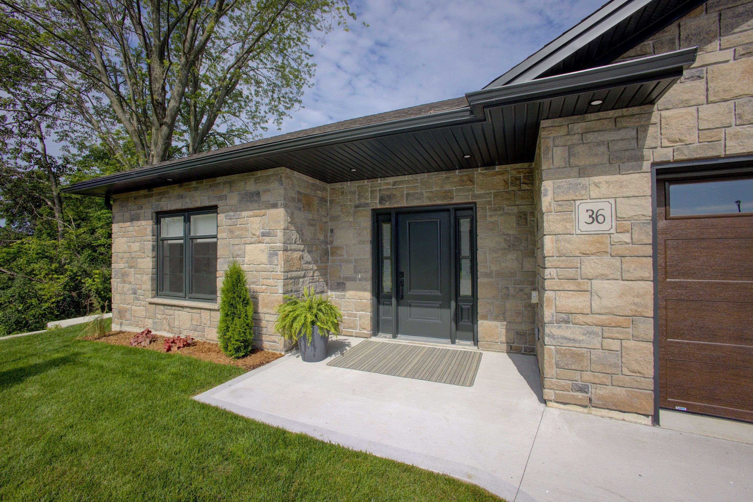 Kincardine, ON N2Z 1G4,1182 Queen ST #26