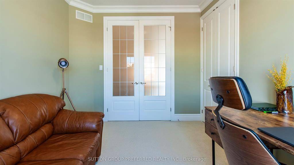 London North, ON N5X 0A5,369 Skyline AVE