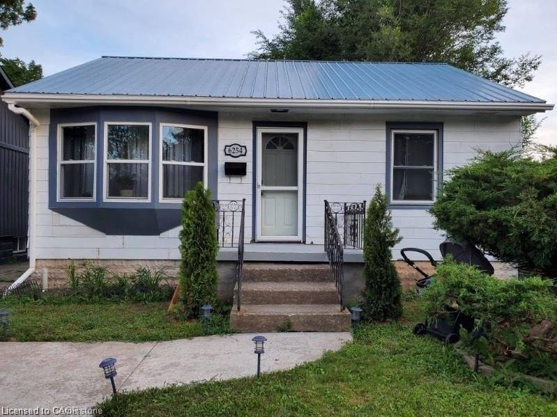 Niagara Falls, ON L2G 2X4,6254 Churchill ST #Basement