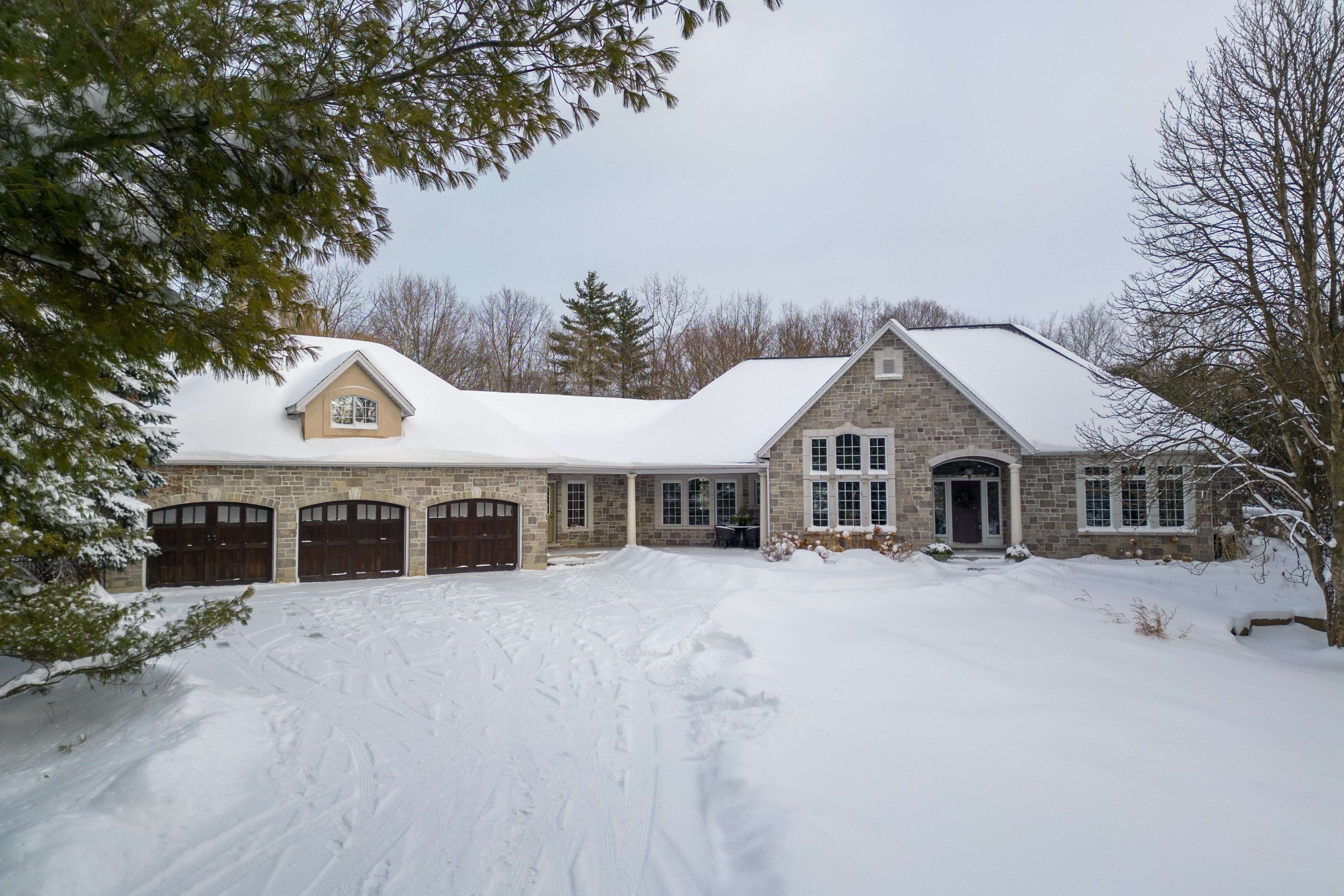 London South, ON N6K 4R8,9389 Elviage DR