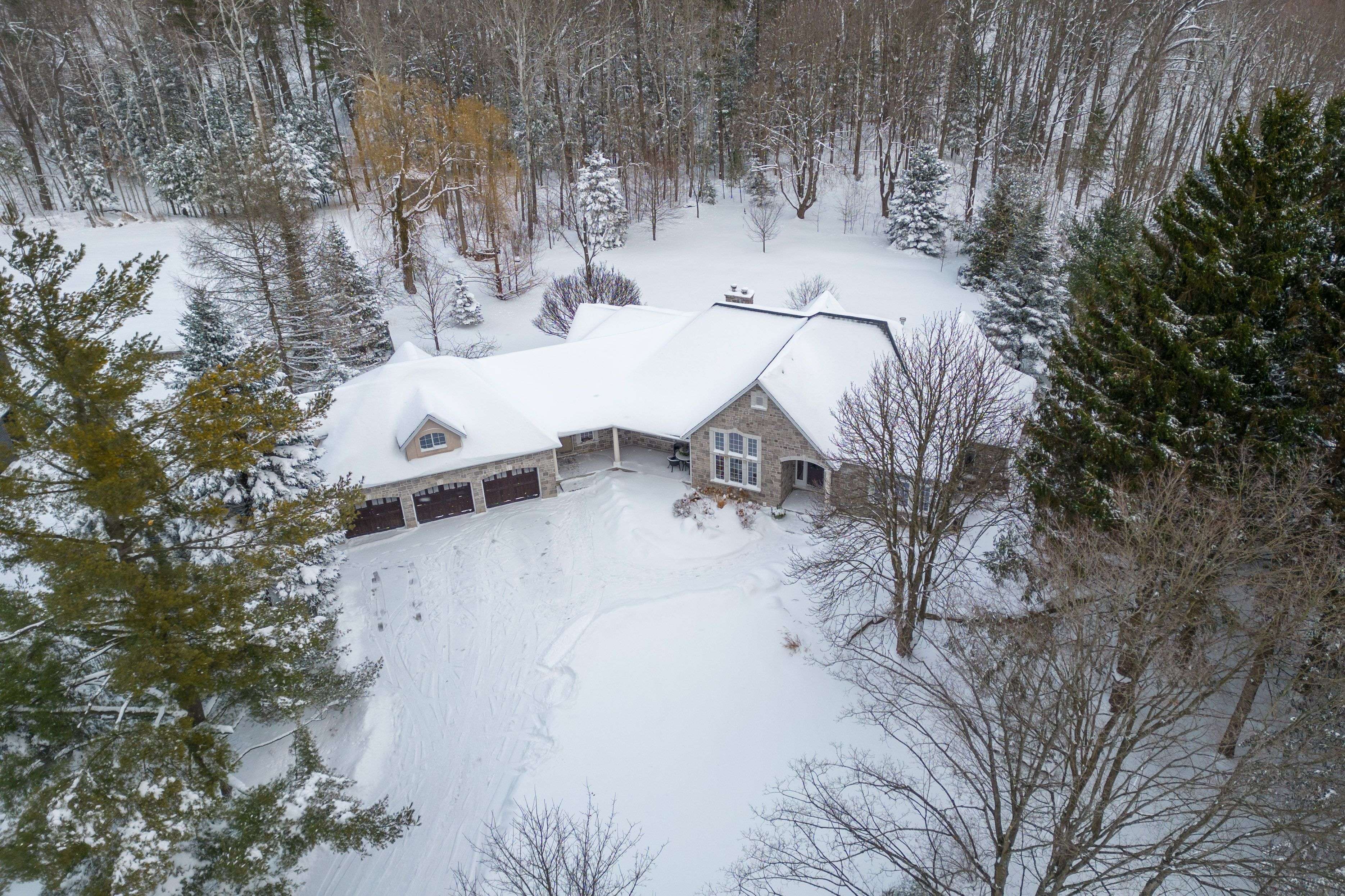 London South, ON N6K 4R8,9389 Elviage DR