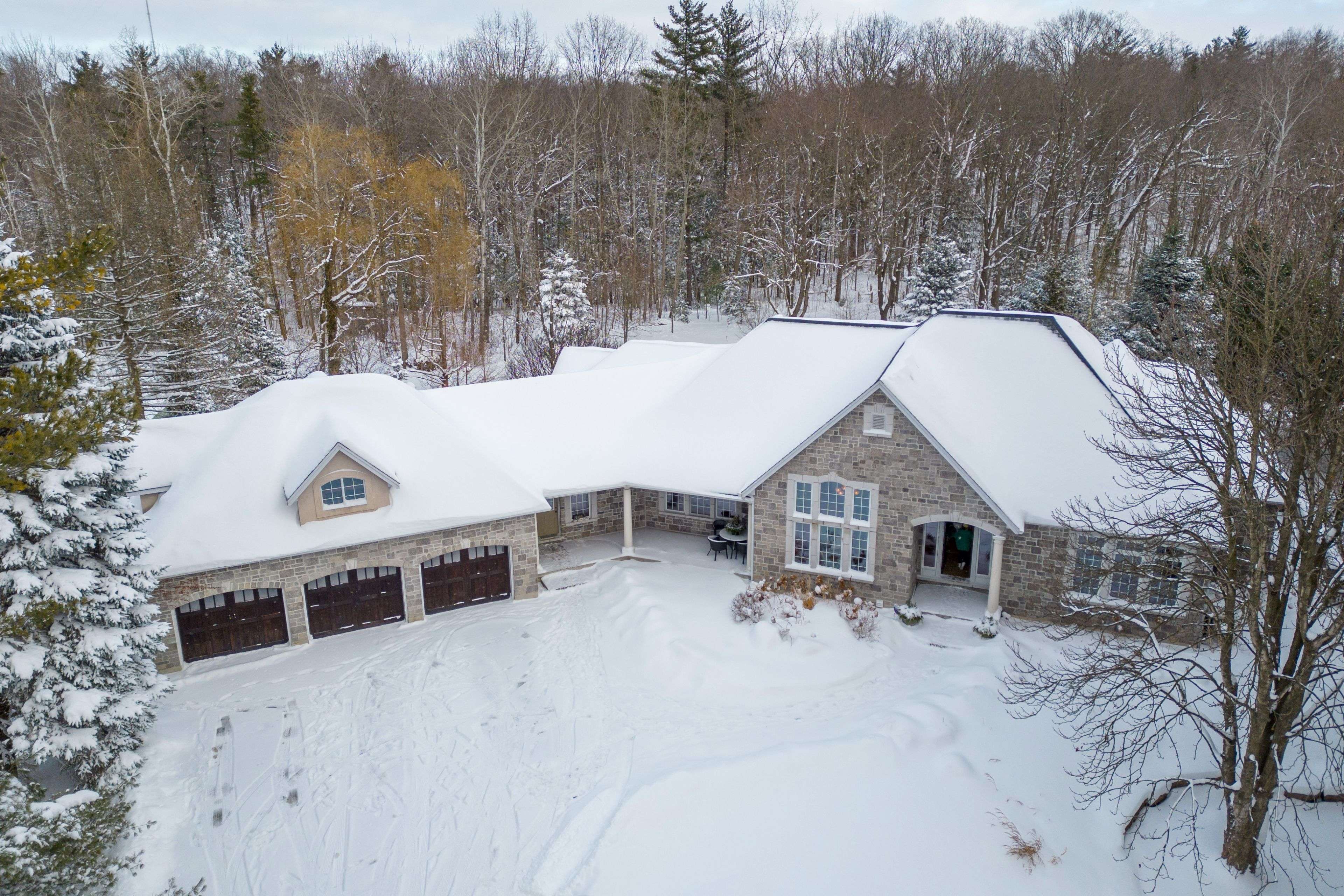 London South, ON N6K 4R8,9389 Elviage DR