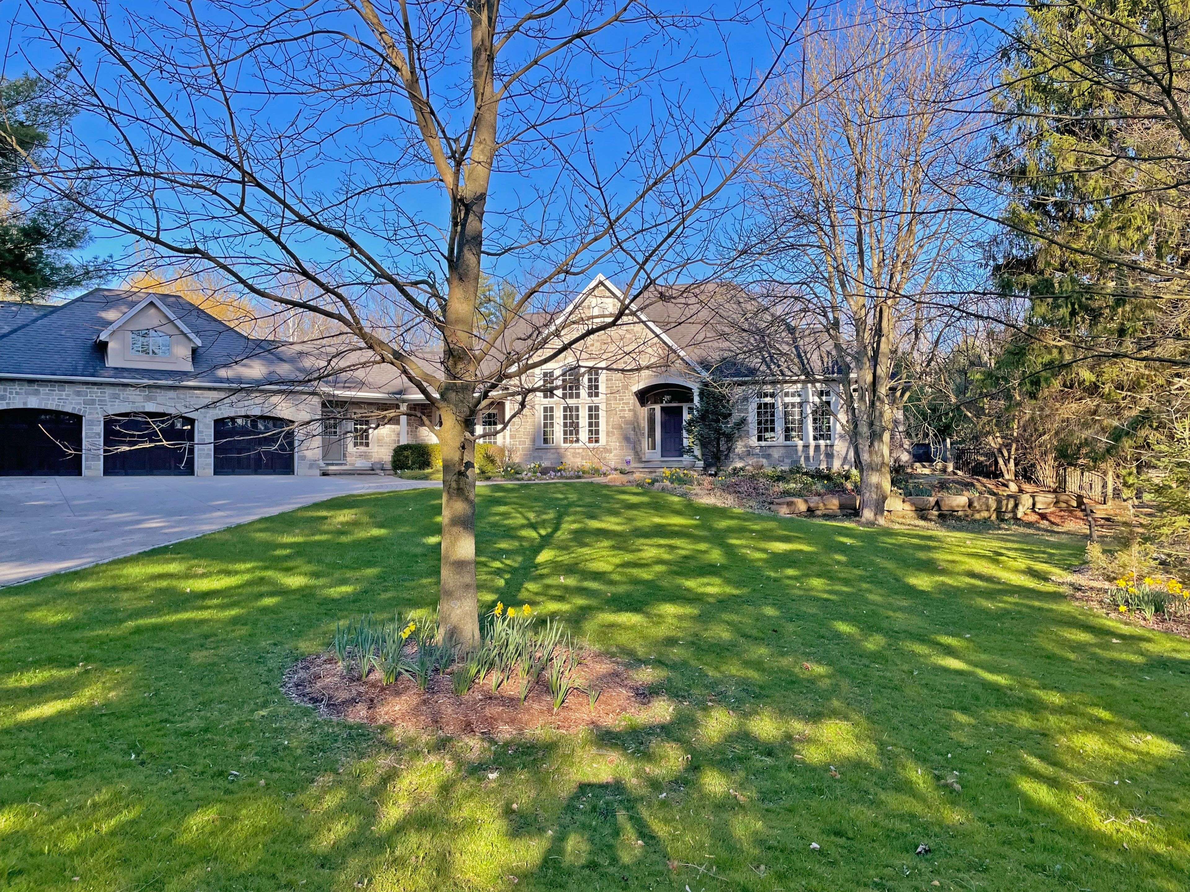 London South, ON N6K 4R8,9389 Elviage DR