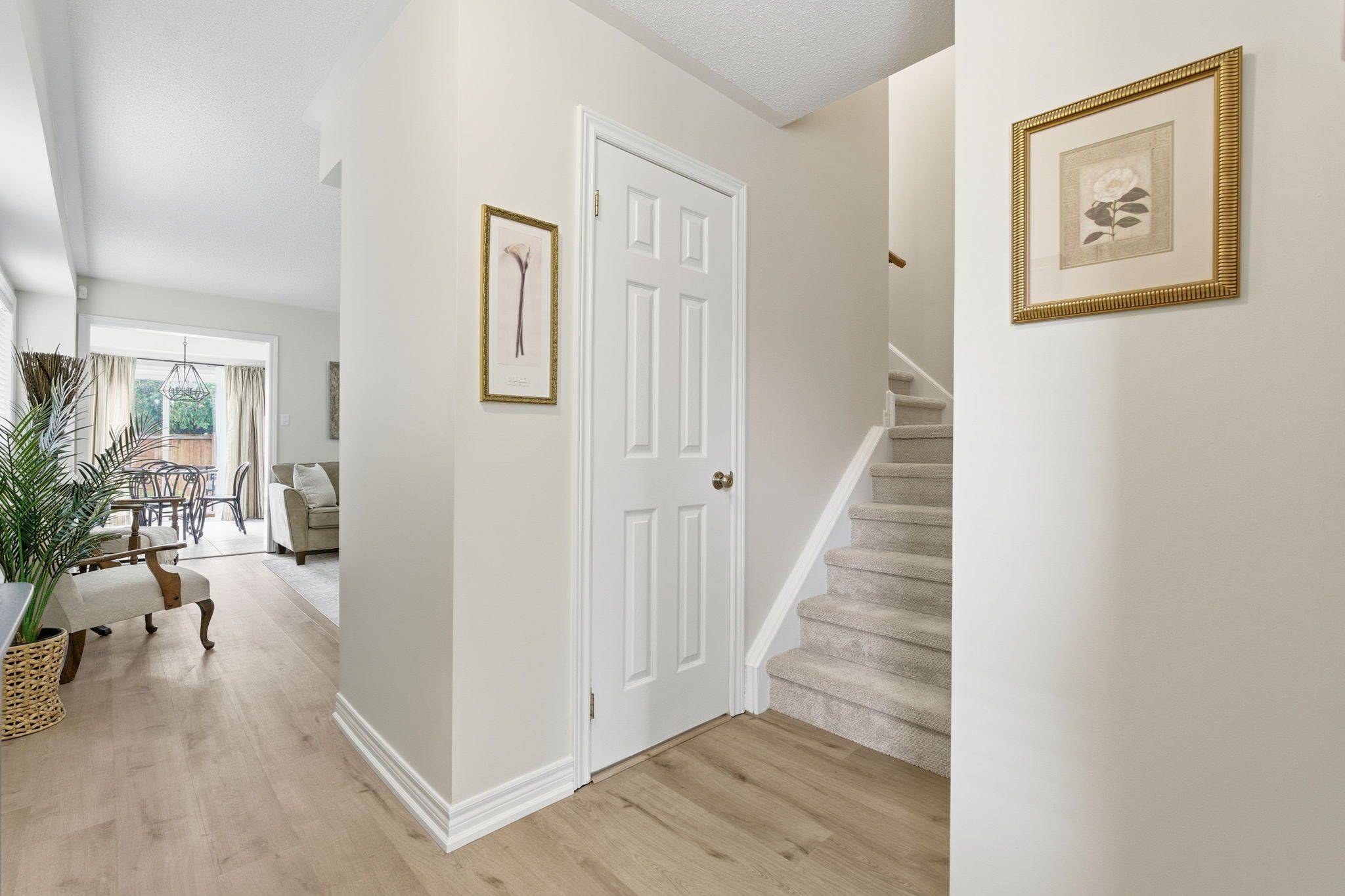 Hamilton, ON L8B 0K8,9 Slater CT