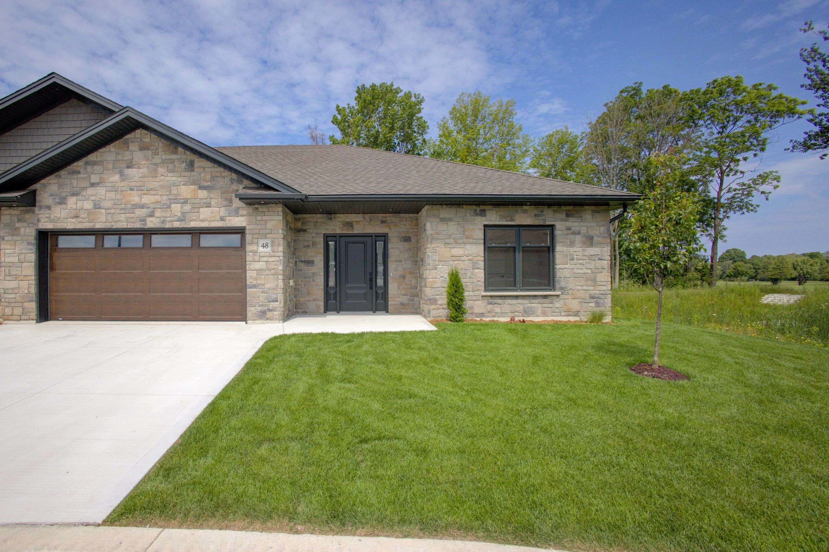 Kincardine, ON N2Z 1G4,1182 Queen ST #56