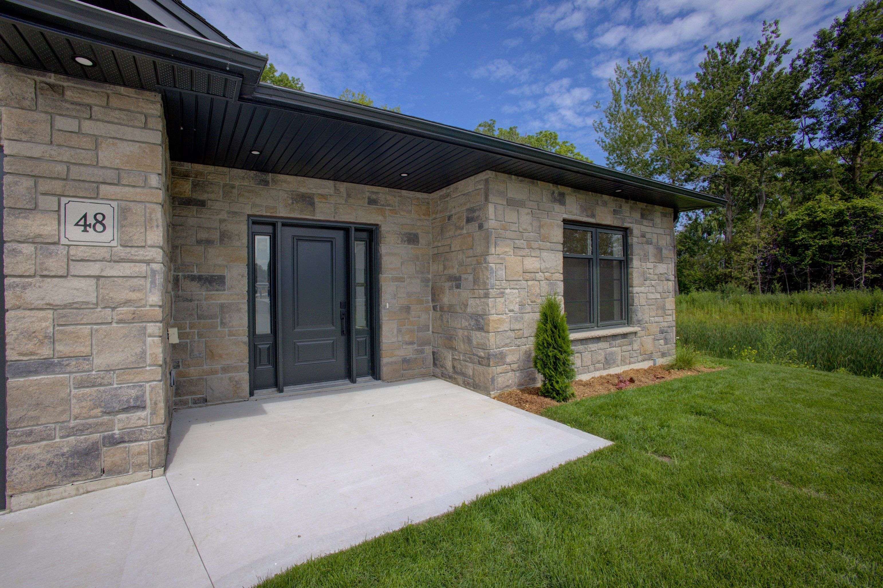 Kincardine, ON N2Z 1G4,1182 Queen ST #56