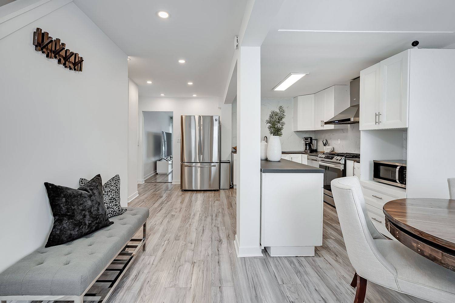 Hamilton, ON L8H 4C1,173 London ST N