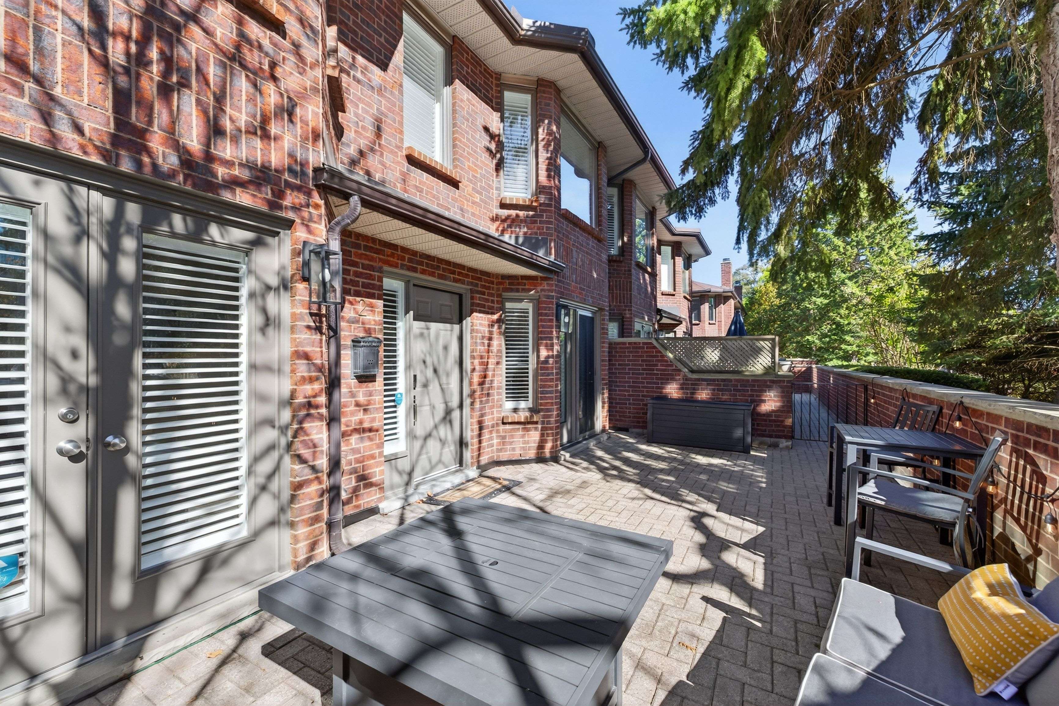 London East, ON N6A 1M1,152 Albert ST #2