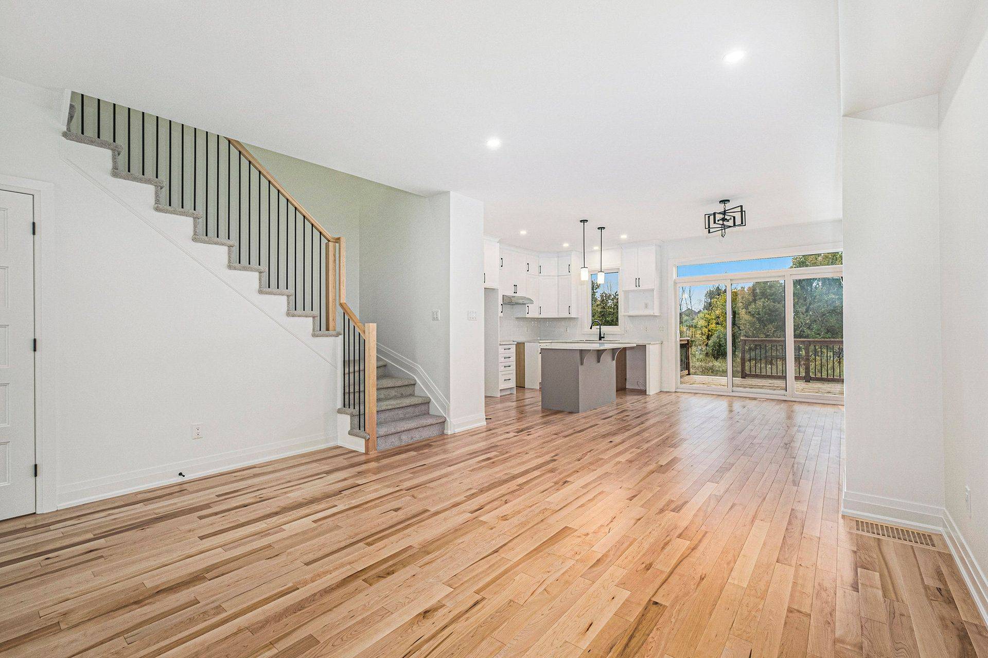 Russell, ON K0A 1W0,956 COLOGNE ST