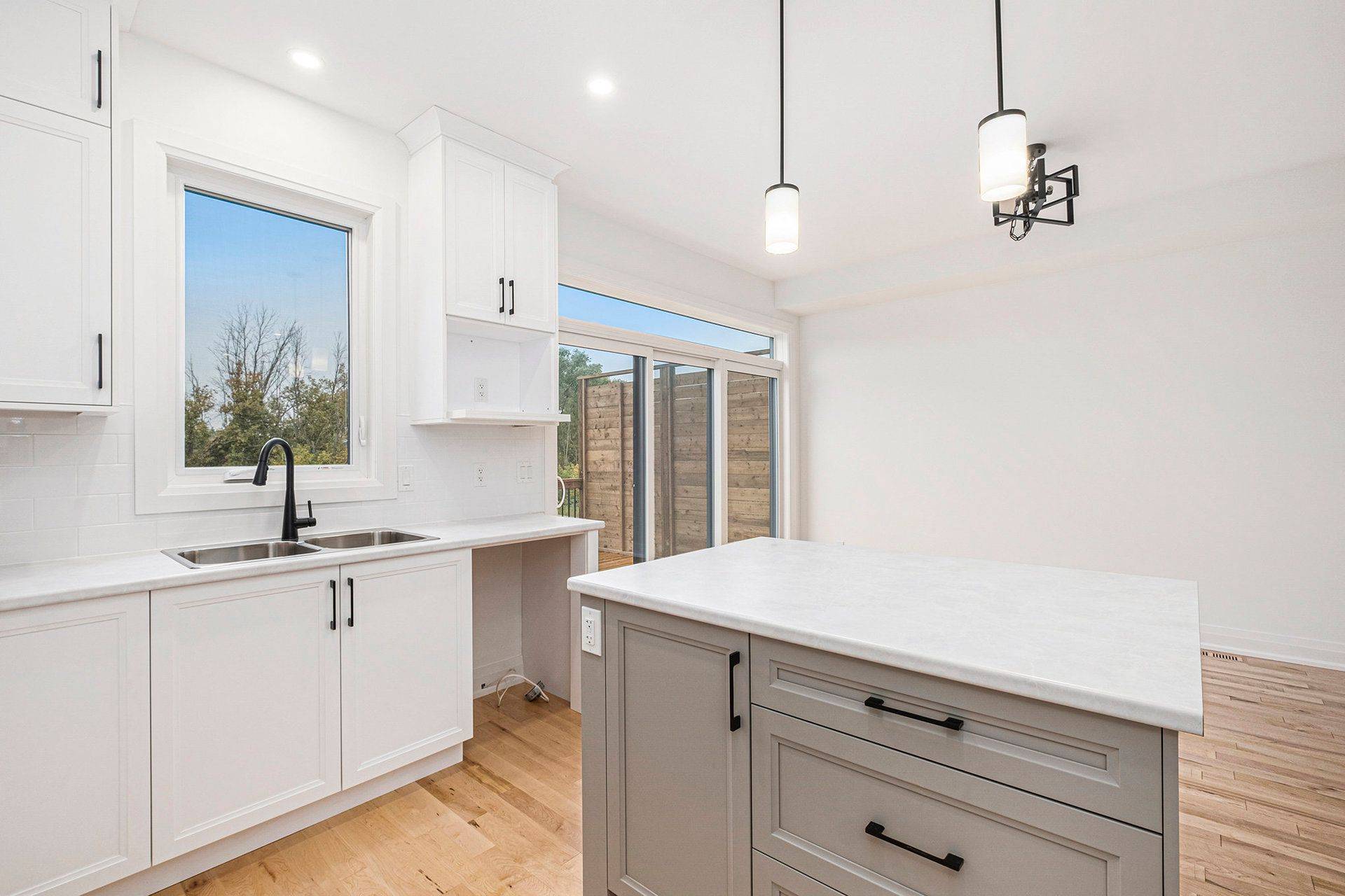 Russell, ON K0A 1W0,956 COLOGNE ST