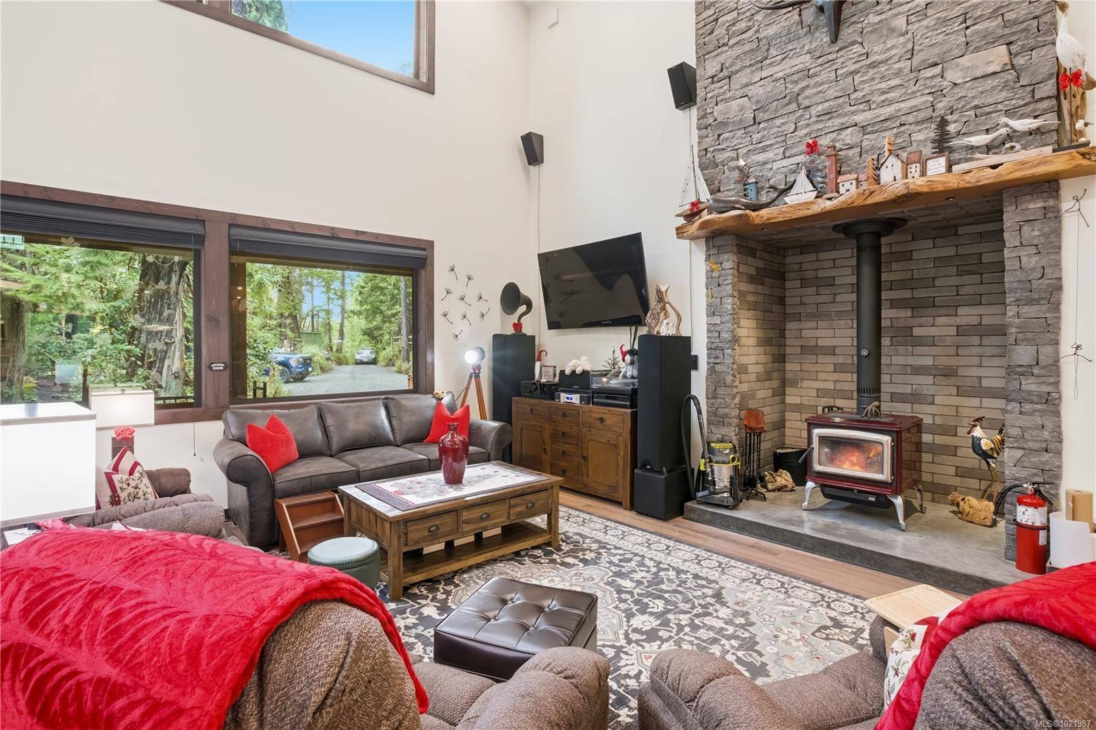 Ucluelet, BC V0R 3A0,1708 Rainforest Lane