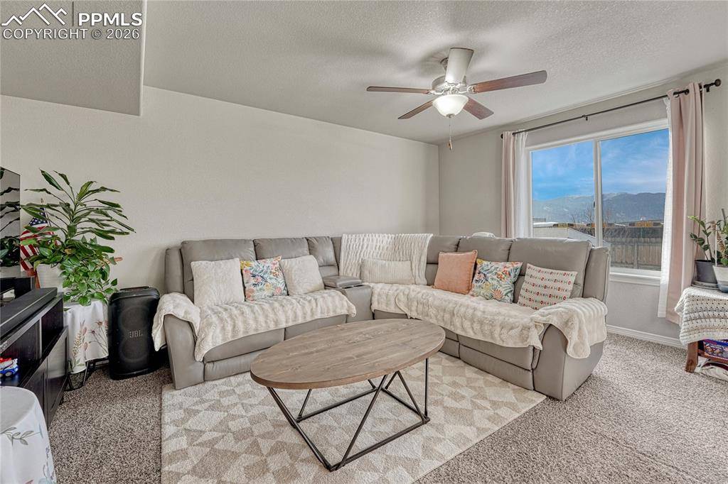 Colorado Springs, CO 80915,948 Bidwell DR