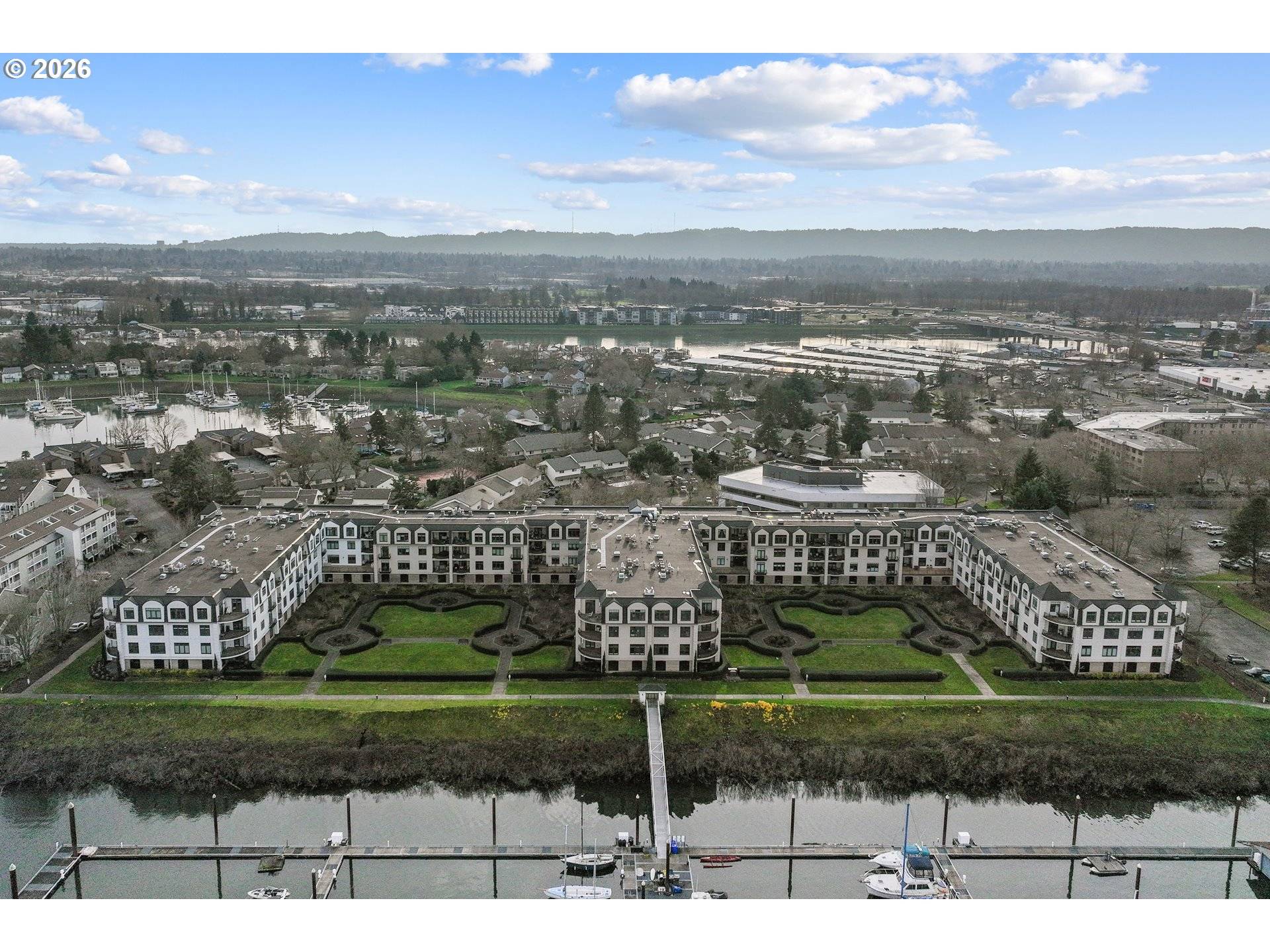 Portland, OR 97217,707 N HAYDEN ISLAND DR #215