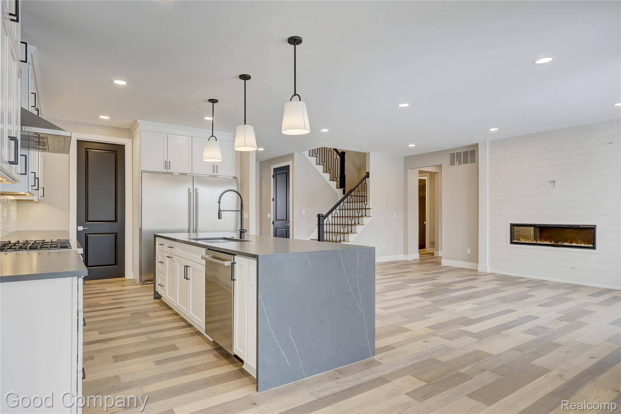 Royal Oak, MI 48073,2418 Shenandoah DR