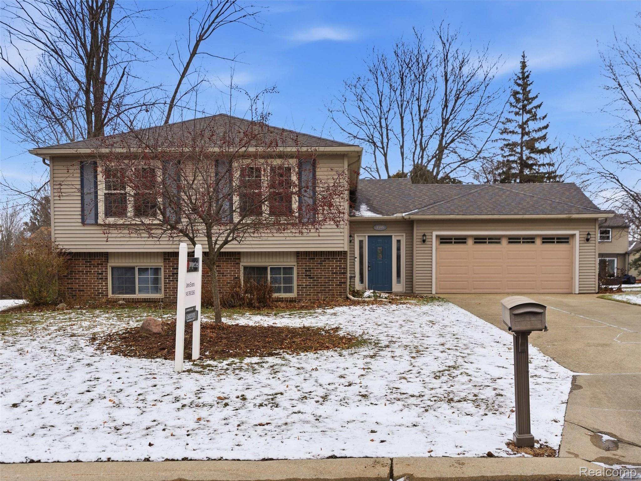 Rochester Hills, MI 48307,1595 Deerhurst LN