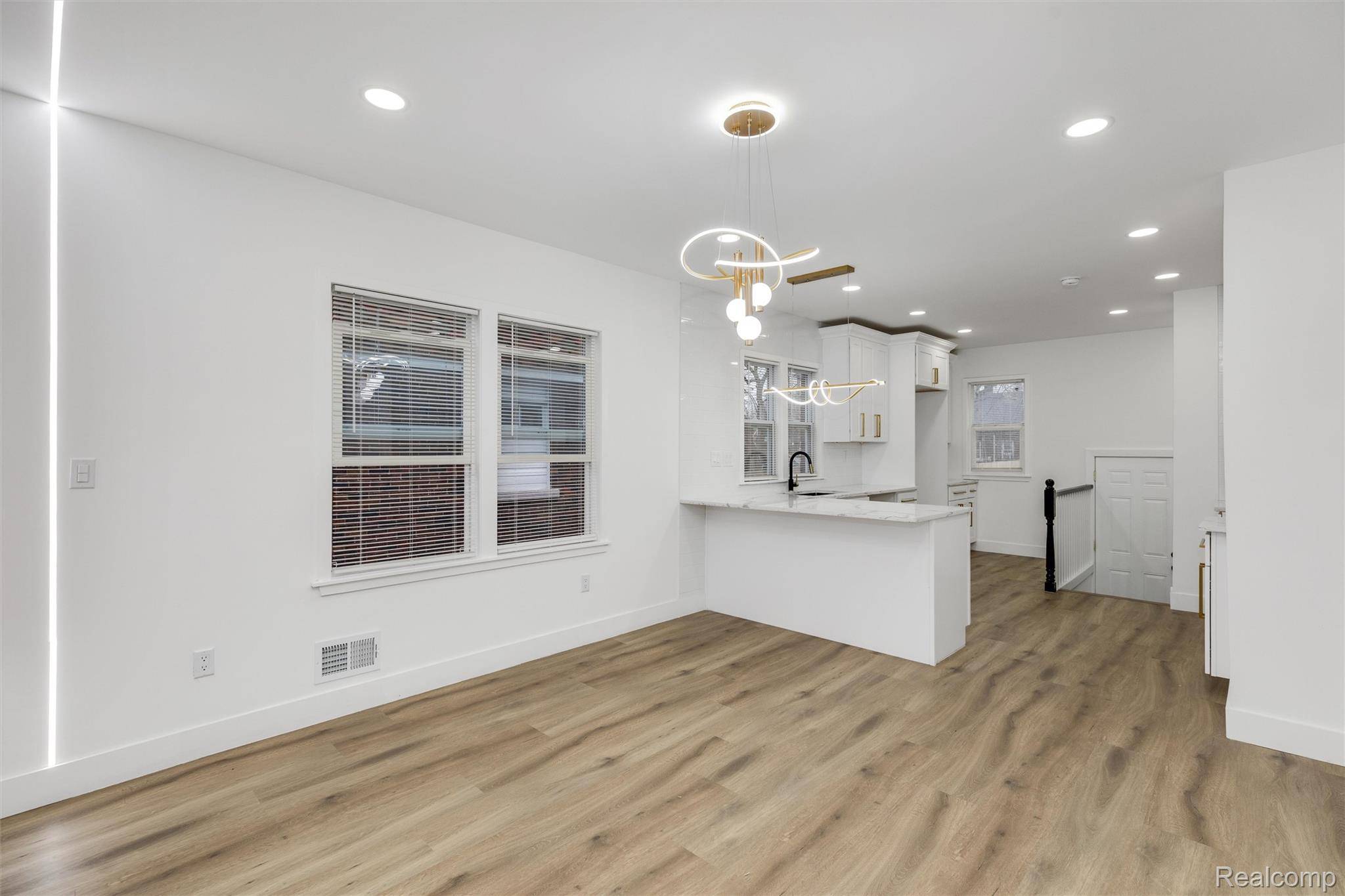 Detroit, MI 48213,12519 Maiden ST