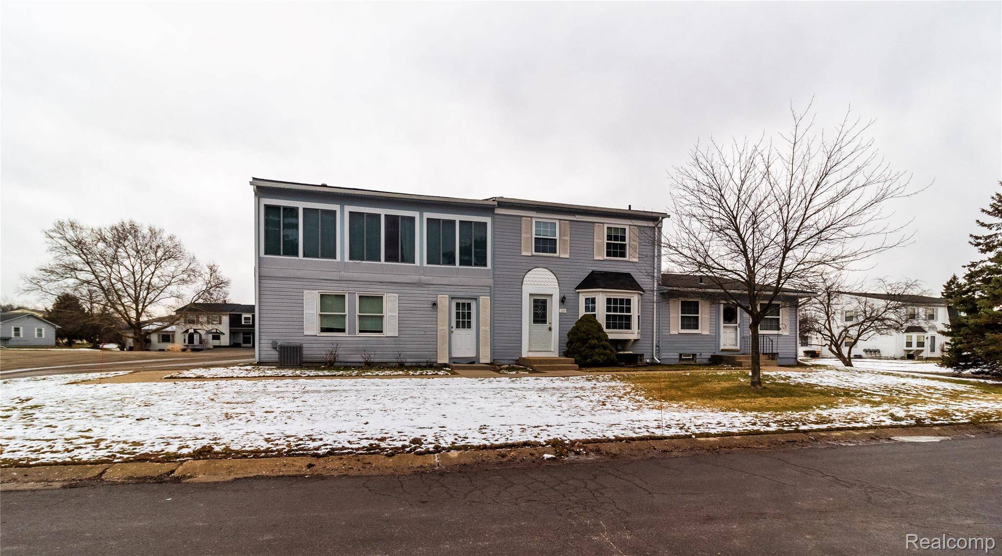 Walled Lake, MI 48390,220 Aqueduct DR #80