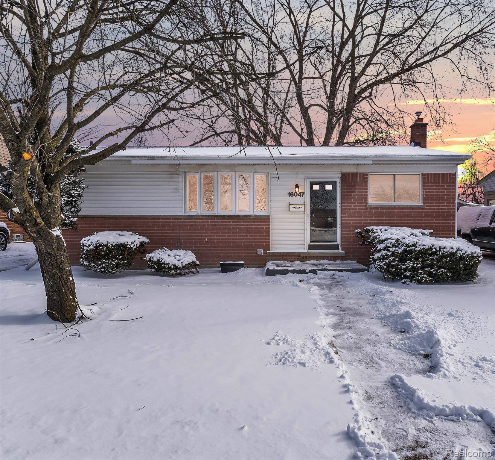 Southgate, MI 48195,16047 McCann ST