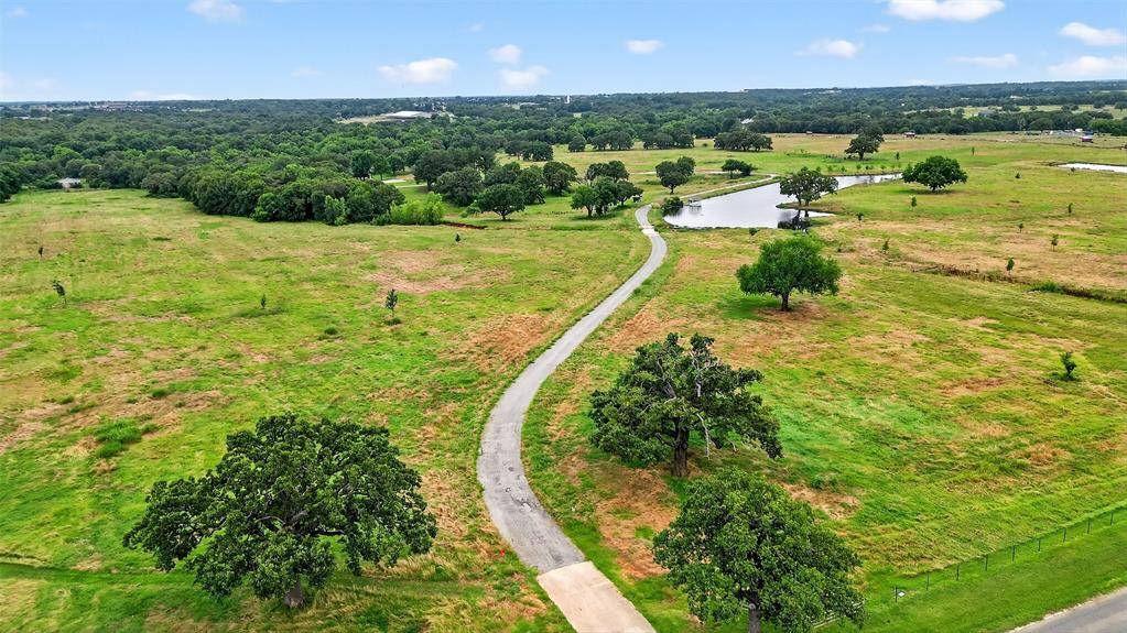 Whitesboro, TX 76273,1052 Bones Chapel Road