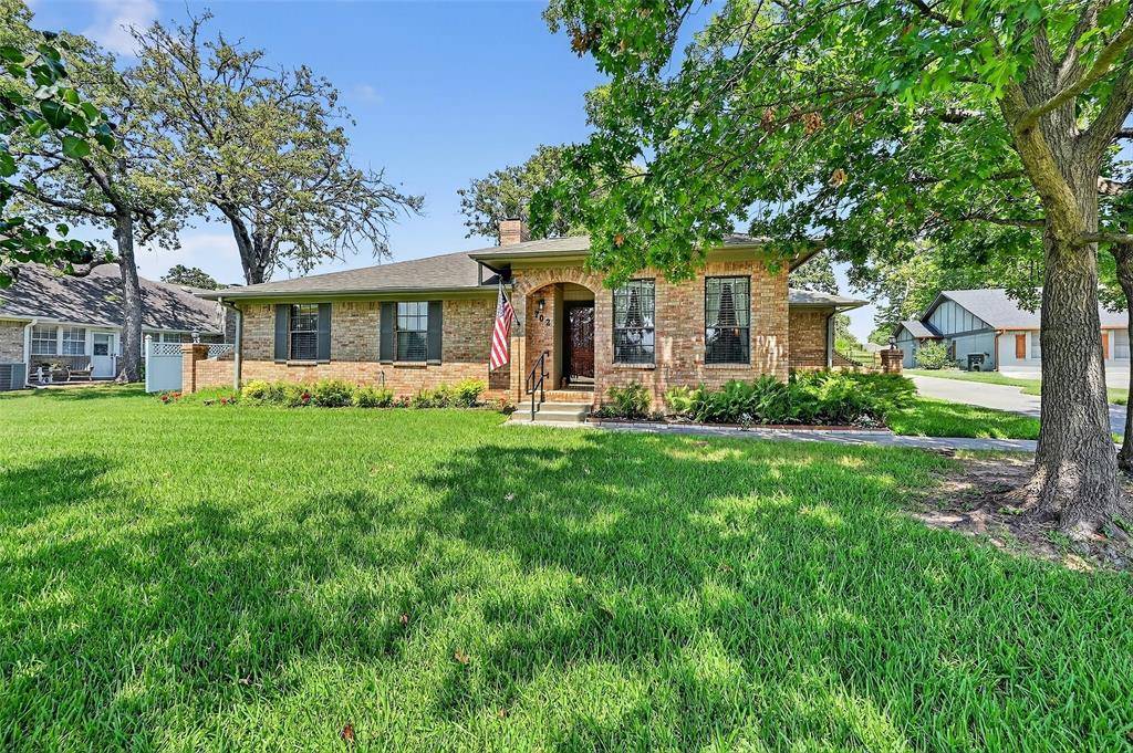 Lake Kiowa, TX 76240,702 Kiowa Drive W