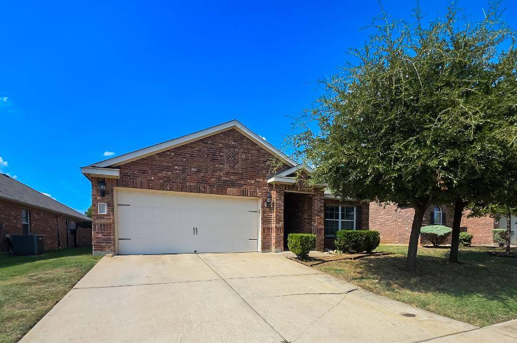 Crowley, TX 76036,609 Canoe Way