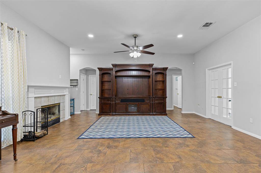 Arlington, TX 76001,4215 Bent Oaks Drive