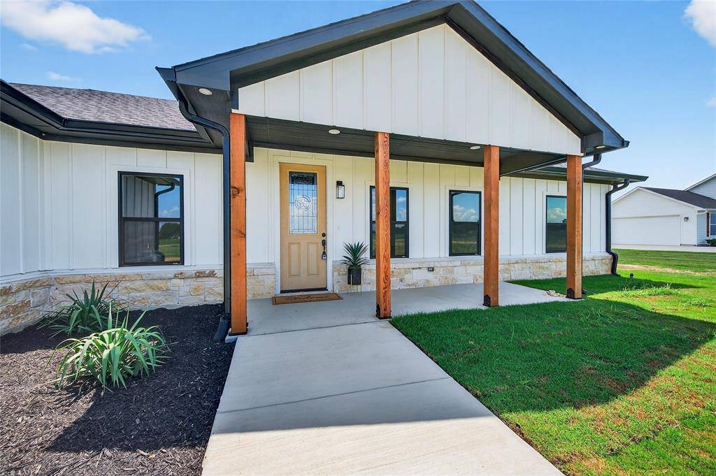 Sadler, TX 76264,192 Brooks Lane