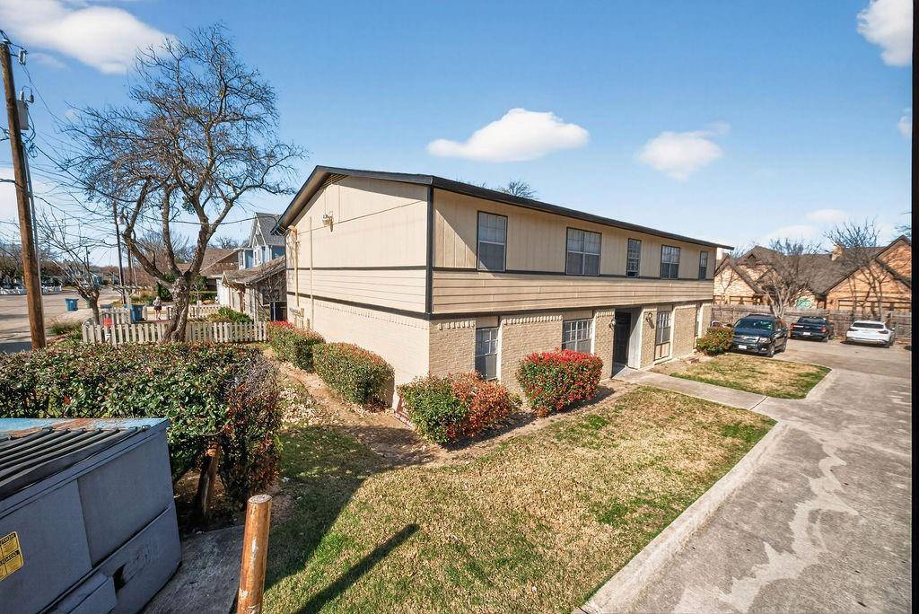 Grapevine, TX 76051,717 E Texas Street