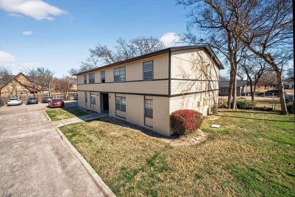 Grapevine, TX 76051,717 E Texas Street