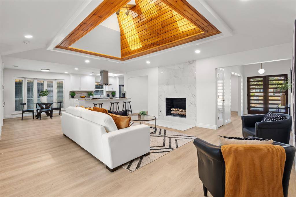 Dallas, TX 75248,7938 Hillfawn Circle