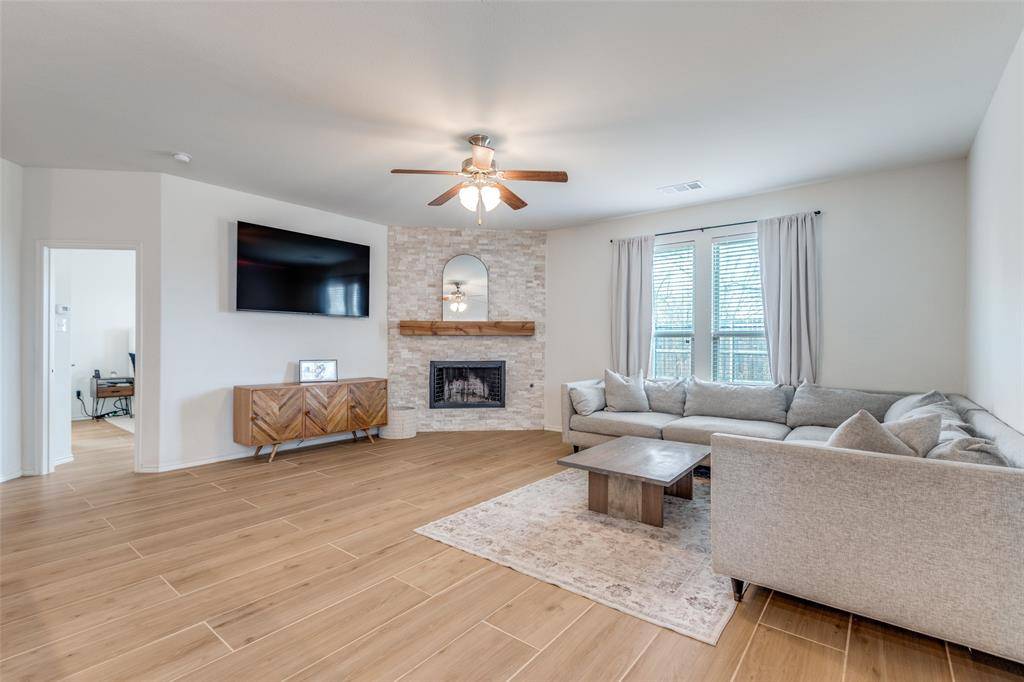 Van Alstyne, TX 75495,506 Bryn Mawr Lane