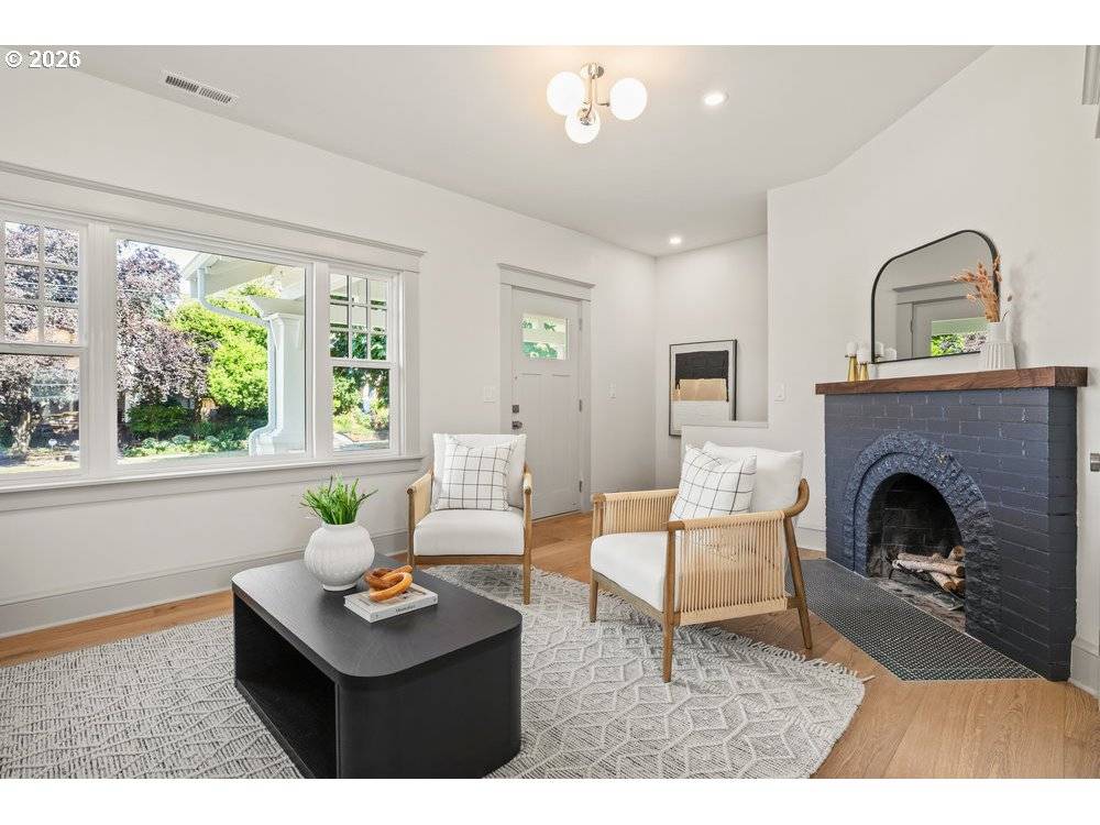 Portland, OR 97212,2415 NE 38th Ave #A