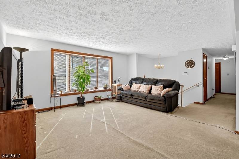 Jersey City, NJ 07302,87 Merseles St #2