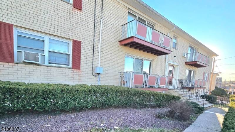 Bloomfield Twp., NJ 07003,290 Hoover Ave #9