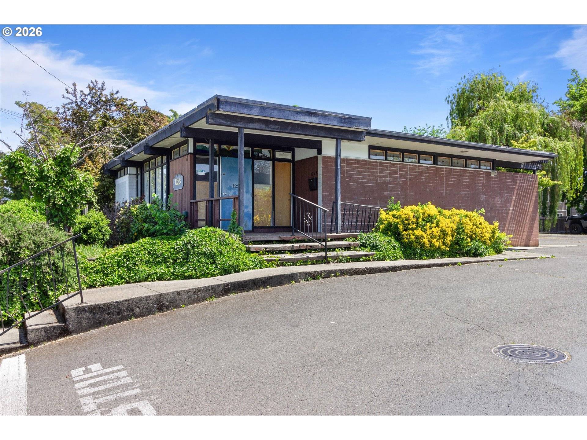 Medford, OR 97501,1225 W Main ST