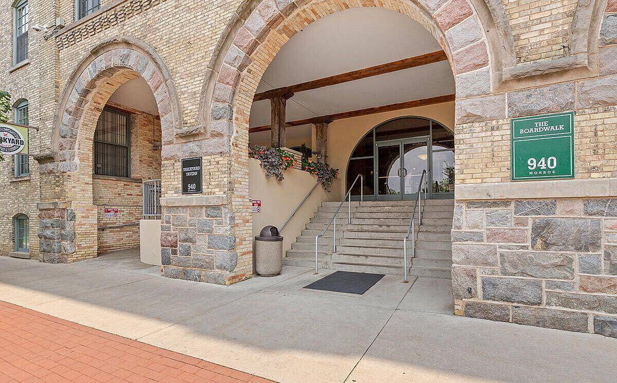 Grand Rapids, MI 49503,940 Monroe AVE NW #415