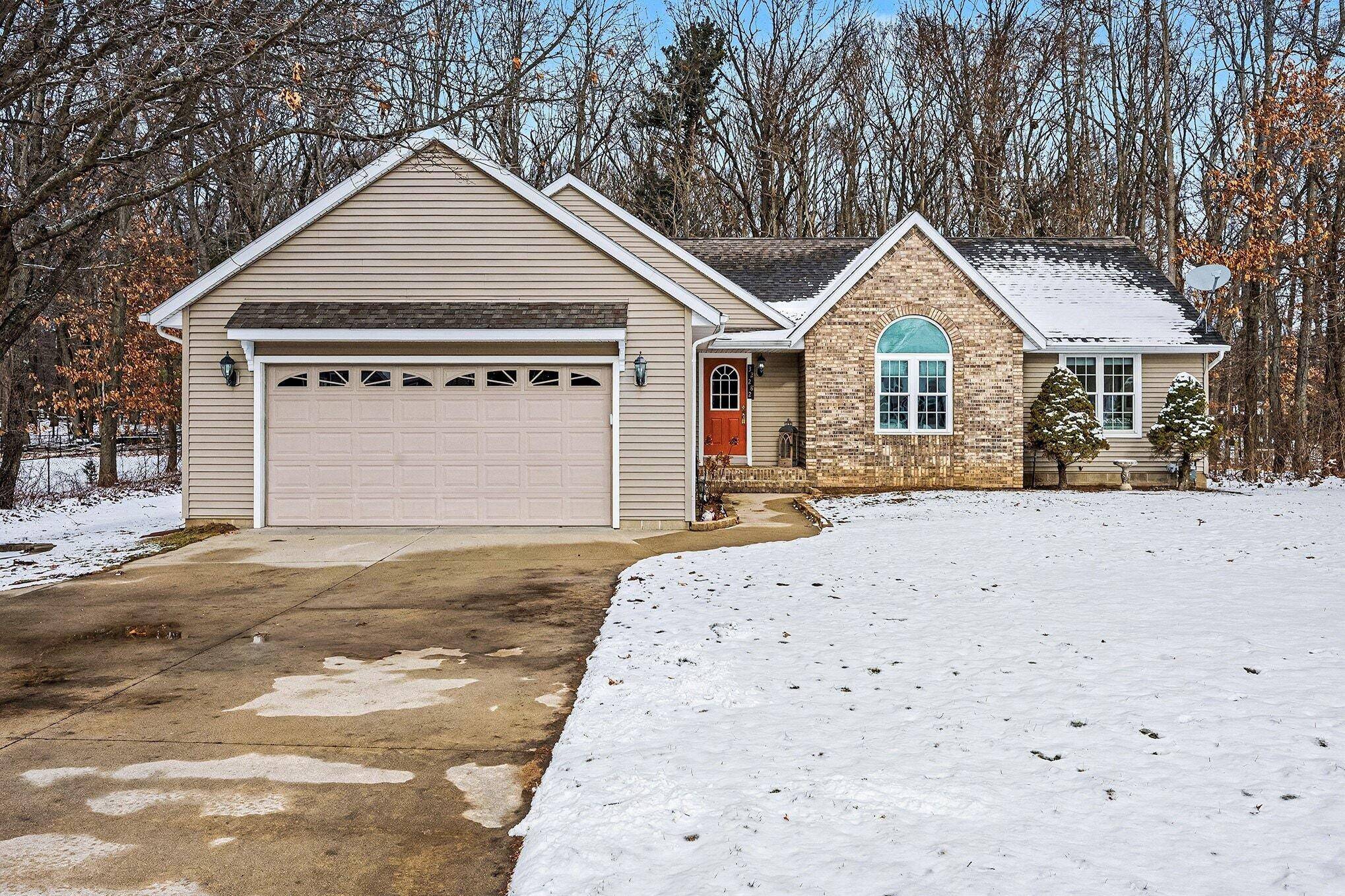 Gobles, MI 49055,32282 Pinedale LN